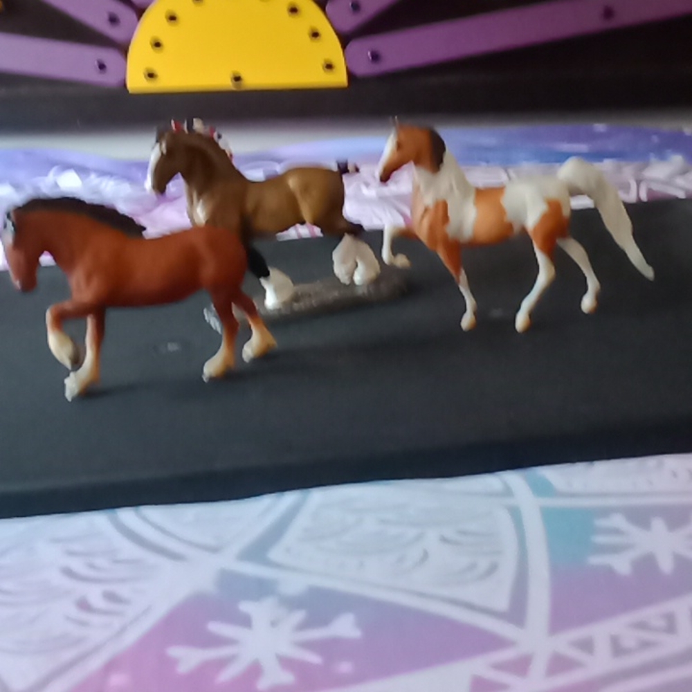 Small but not briar horses!